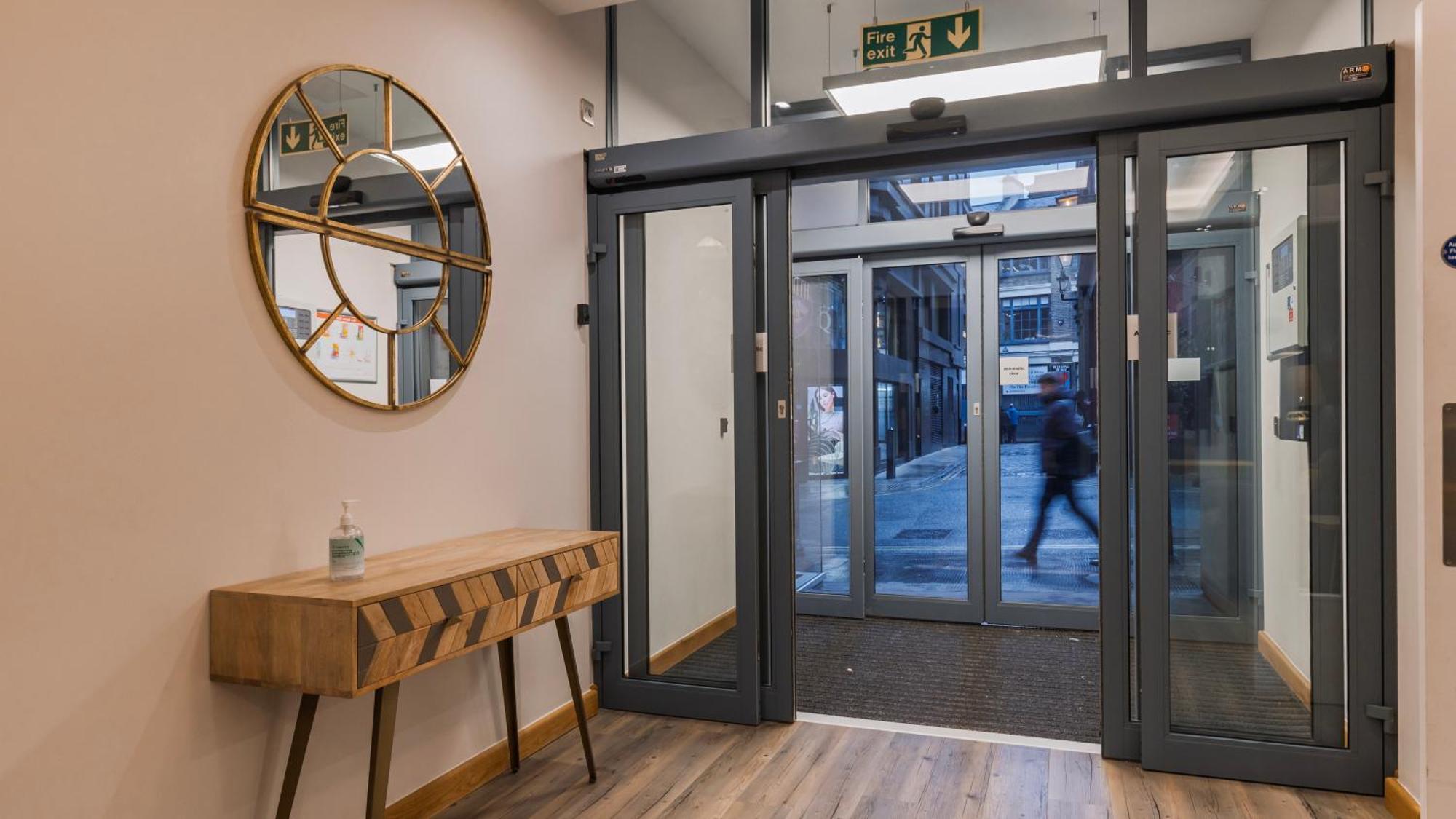 Farringdon Serviced Apartments By Lovelystay London Exteriör bild